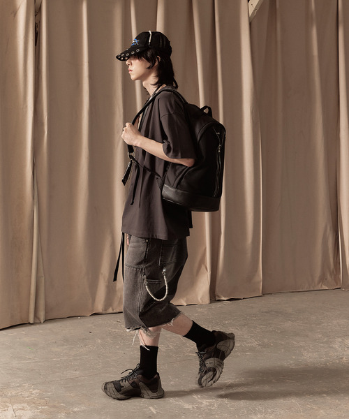 LIBERE（リベーレ）の「LIBERE リベーレ / LIBERE LOGO T-SHIRT ロゴプリントビッグシルエットTシャツ / 251207-251208-251209（Tシャツ/カットソー・メンズ・チャコール/ブラック/ゴールド・LARGE/MEDIUM/SMALL）」の21枚目の写真