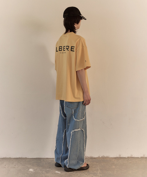 LIBERE（リベーレ）の「LIBERE リベーレ / LIBERE LOGO T-SHIRT ロゴプリントビッグシルエットTシャツ / 251207-251208-251209（Tシャツ/カットソー・メンズ・チャコール/ブラック/ゴールド・LARGE/MEDIUM/SMALL）」の16枚目の写真