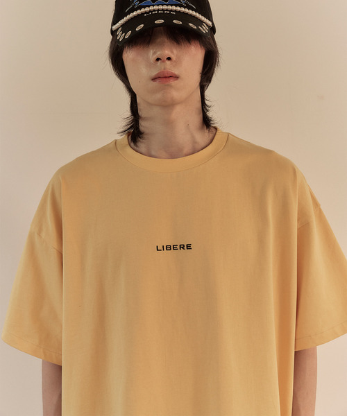 LIBERE（リベーレ）の「LIBERE リベーレ / LIBERE LOGO T-SHIRT ロゴプリントビッグシルエットTシャツ / 251207-251208-251209（Tシャツ/カットソー・メンズ・チャコール/ブラック/ゴールド・LARGE/MEDIUM/SMALL）」の15枚目の写真
