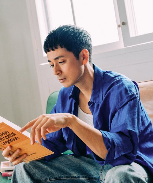 EDIFICE（エディフィス）の「シアー リネン レギュラーカラーシャツ（シャツ/ブラウス・メンズ・ブラック/ホワイト/ピンク/ブルー系その他/チャコールグレー・LARGE/MEDIUM/SMALL）」の5枚目の写真