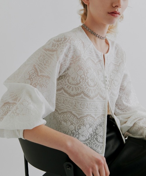 kiehtova(キエトヴァ)の「【kiehtova】LACE VOLUMESLEEVE BLOUSE/レース ボリュームスリーブ ブラウス KTWR27(シャツ/ブラウス・レディース・ホワイト/ブラック・FREE)」の2枚目の写真