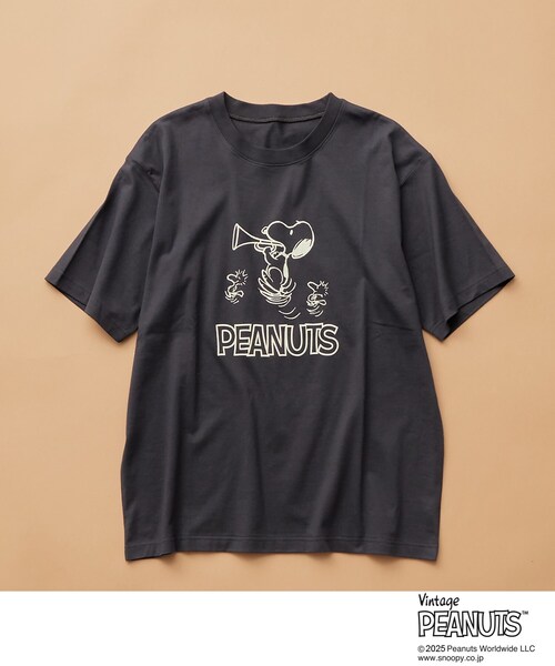 PEANUTS(ピーナッツ)の「75周年PEANUTSデザイン半袖Tシャツ(Tシャツ/カットソー・メンズ・オフホワイト/ホワイト系3/ブラック系その他/スミクロ・01/02/03)」の1枚目の写真