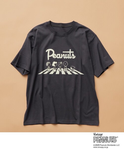PEANUTS(ピーナッツ)の「75周年PEANUTSデザイン半袖Tシャツ(Tシャツ/カットソー・メンズ・オフホワイト/ホワイト系3/ブラック系その他/スミクロ・01/02/03)」の4枚目の写真