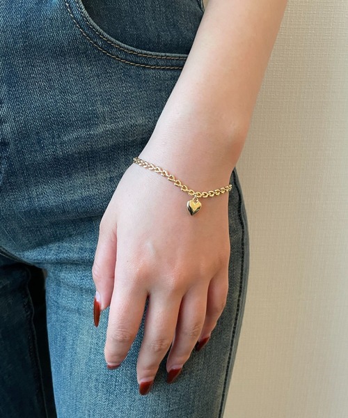 FOREVER 21（フォーエバー トゥエンティーワン）の「ハートチェーンブレスレット（ブレスレット・レディース・ゴールド/シルバー・FREE）」の2枚目の写真