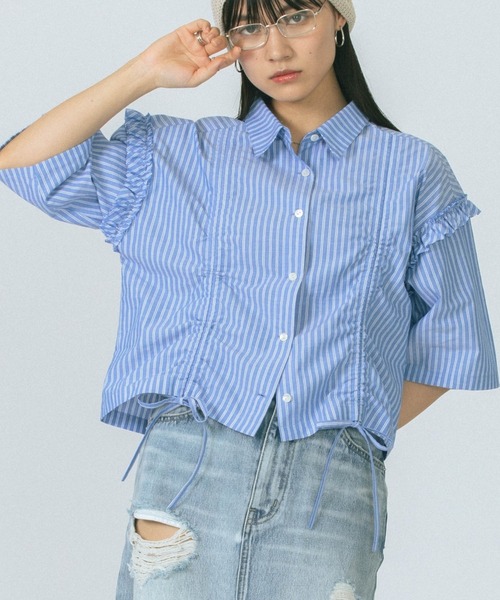 ROSE BUD(ローズバッド)の「CROPPED SHIRT(シャツ/ブラウス・レディース・ブルー/ホワイト・ONE SIZE)」の2枚目の写真