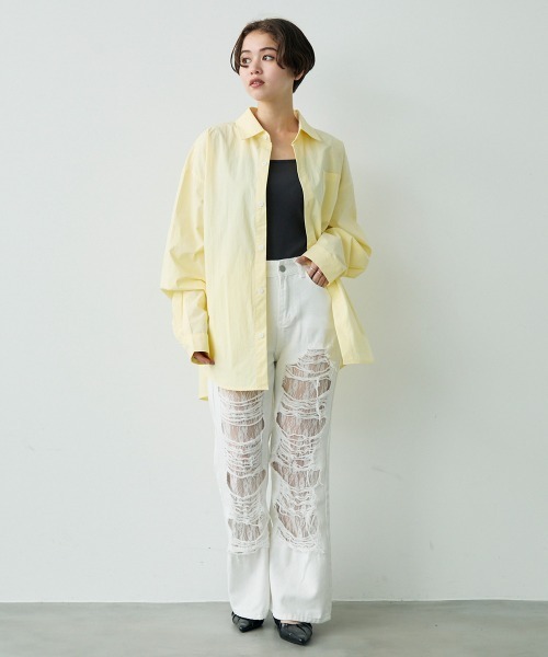 Clum(クルム)の「Lace repaired damaged flare white denim pants / レースリペアダメージフレアホワイトデニムパンツ(デニムパンツ・レディース・ホワイト・MEDIUM/LARGE/SMALL)」の14枚目の写真