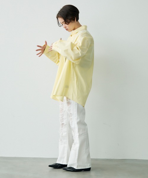 Clum(クルム)の「Lace repaired damaged flare white denim pants / レースリペアダメージフレアホワイトデニムパンツ(デニムパンツ・レディース・ホワイト・MEDIUM/LARGE/SMALL)」の17枚目の写真
