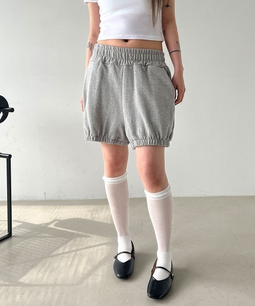 4INT.(フォイント)の「アーバン シャーリング スウェット パンプキン ショートパンツ(その他パンツ・レディース・ブラック/グレー・FREE)」の2枚目の写真