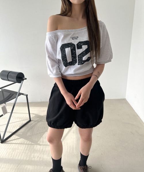 4INT.(フォイント)の「アーバン シャーリング スウェット パンプキン ショートパンツ(その他パンツ・レディース・ブラック/グレー・FREE)」の7枚目の写真