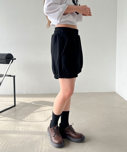 4INT.(フォイント)の「アーバン シャーリング スウェット パンプキン ショートパンツ(その他パンツ・レディース・ブラック/グレー・FREE)」の9枚目の写真
