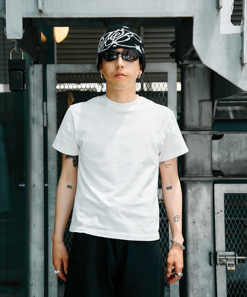 alvana（アルヴァナ）の「別注 JUST FIT TEE（Tシャツ/カットソー・メンズ・ブラック/ホワイト/ブラック系その他2・1/2/3）」の2枚目の写真