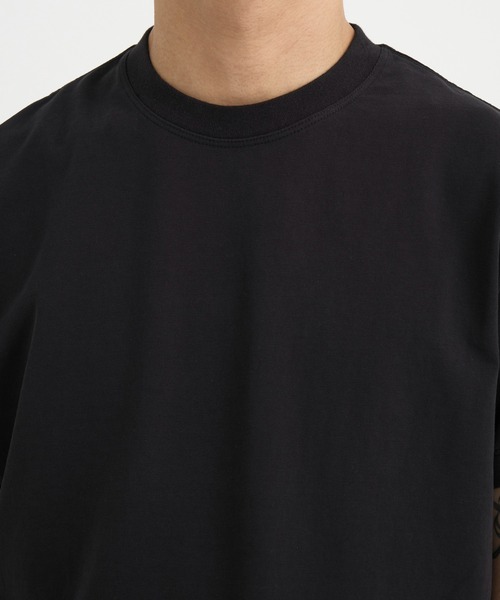 alvana（アルヴァナ）の「別注 JUST FIT TEE（Tシャツ/カットソー・メンズ・ブラック/ホワイト/ブラック系その他2・1/2/3）」の6枚目の写真