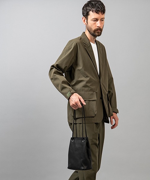 MR.OLIVE(ミスターオリーブ)の「MR.OLIVE/ミスターオリーブ IMPERMA-LEATHER 2WAY SMALL CYLINDER BAG シリンダーバッグ(ショルダーバッグ・メンズ・ブラック・FREE)」の5枚目の写真