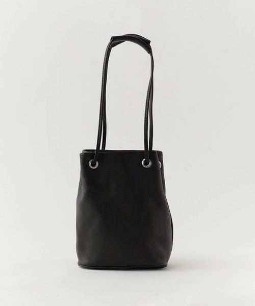 MR.OLIVE(ミスターオリーブ)の「MR.OLIVE/ミスターオリーブ IMPERMA-LEATHER 2WAY SMALL CYLINDER BAG シリンダーバッグ(ショルダーバッグ・メンズ・ブラック・FREE)」の2枚目の写真