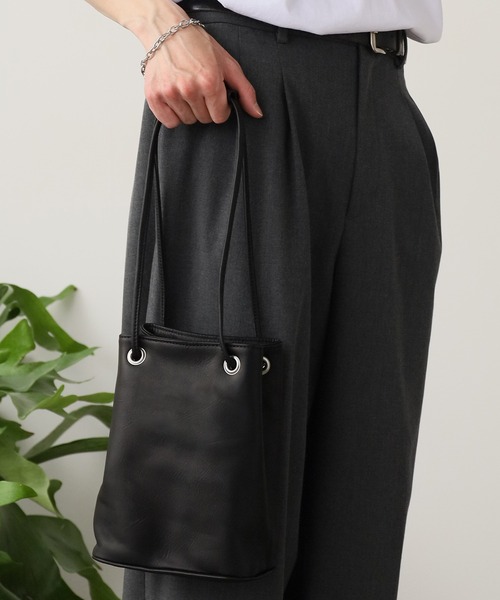 MR.OLIVE(ミスターオリーブ)の「MR.OLIVE/ミスターオリーブ IMPERMA-LEATHER 2WAY SMALL CYLINDER BAG シリンダーバッグ(ショルダーバッグ・メンズ・ブラック・FREE)」の15枚目の写真