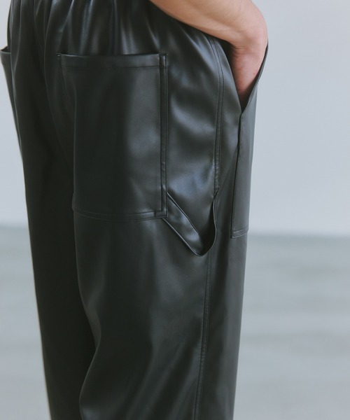 MILITARY(ミリタリー)の「【SETUP7】PU Cargo Trousers / PUレザーカーゴパンツ ワイドシルエット(カーゴパンツ・メンズ・ブラック/グレー/ブラウン・M/L)」の9枚目の写真