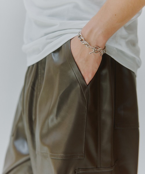 MILITARY(ミリタリー)の「【SETUP7】PU Cargo Trousers / PUレザーカーゴパンツ ワイドシルエット(カーゴパンツ・メンズ・ブラック/グレー/ブラウン・M/L)」の14枚目の写真