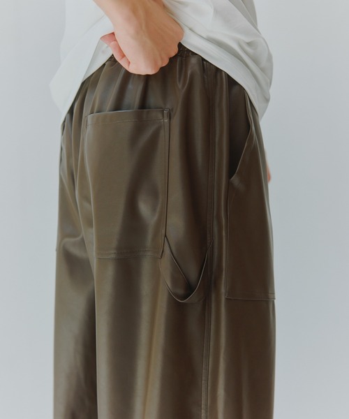 MILITARY(ミリタリー)の「【SETUP7】PU Cargo Trousers / PUレザーカーゴパンツ ワイドシルエット(カーゴパンツ・メンズ・ブラック/グレー/ブラウン・M/L)」の15枚目の写真