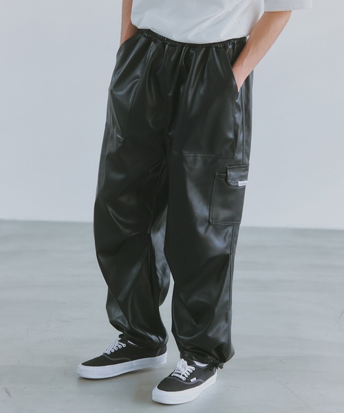 MILITARY(ミリタリー)の「【SETUP7】PU Cargo Trousers / PUレザーカーゴパンツ ワイドシルエット(カーゴパンツ・メンズ・ブラック/グレー/ブラウン・M/L)」の21枚目の写真