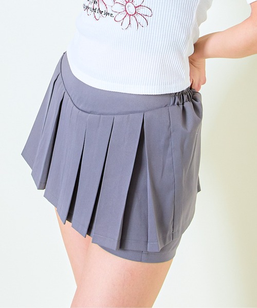 GORGE(ゴージ)の「《プリーツ×裏地付き》レディース ミニショートパンツ スカパン 体型カバー 春夏秋(その他パンツ・レディース・ブラック/チャコール・F)」の2枚目の写真