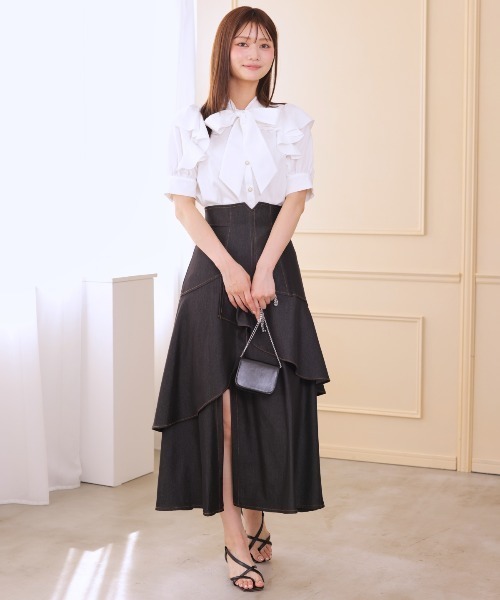AND COUTURE(アンドクチュール)の「デニムライクレイヤードフリルスカート(スカート・レディース・ネイビー/ブルー/ブラック・SMALL/MEDIUM)」の4枚目の写真