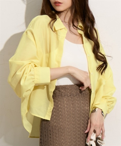 nissen（ニッセン）の「ショート丈シアーシャツ（シャツ/ブラウス・レディース・イエロー/ベージュ/ピンク/グリーン/ブルー・S/M/L/LL）」の5枚目の写真