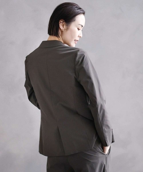 MICHEL KLEIN（ミッシェル・クラン）の「[機能性素材]ストレッチテーラードジャケット(セットアップ対応/裏地なし)（テーラードジャケット・レディース・チャコールグレー/ライトグレー・40/38）」の6枚目の写真