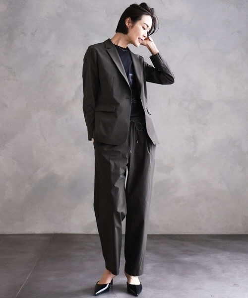 MICHEL KLEIN（ミッシェル・クラン）の「[機能性素材]ストレッチテーラードジャケット(セットアップ対応/裏地なし)（テーラードジャケット・レディース・チャコールグレー/ライトグレー・40/38）」の7枚目の写真