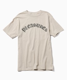 PLEASURES | PLEASURES/プレジャーズ OLD E LOGO T-SHIRT フロントロゴ オーバーサイズ 半袖Ｔシャツ オールドイングリッシュ(Tシャツ/カットソー)