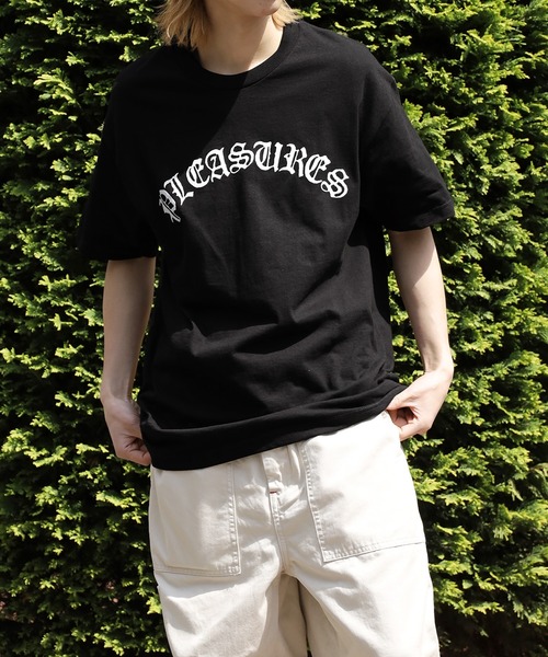 セール】PLEASURES/プレジャーズ OLD E LOGO T-SHIRT フロント