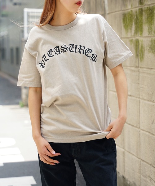 セール】PLEASURES/プレジャーズ OLD E LOGO T-SHIRT フロント