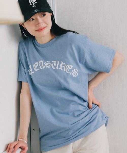 PLEASURES ブランドロゴ クルーネック 半袖 Tシャツ 送料関税込 PLEASURES ブランドロゴ クルーネック 半袖 Tシャツ 送料関税込