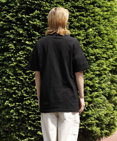 PLEASURES/プレジャーズ OLD E LOGO T-SHIRT フロントロゴ