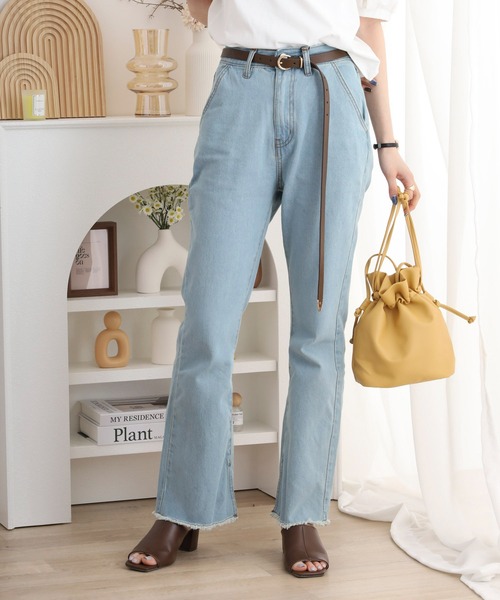 atONE（アットワン）の「コットンデニムフレアパンツ（デニムパンツ・レディース・ダークネイビー/ネイビー/ライトブルー・M/L/LL）」の4枚目の写真