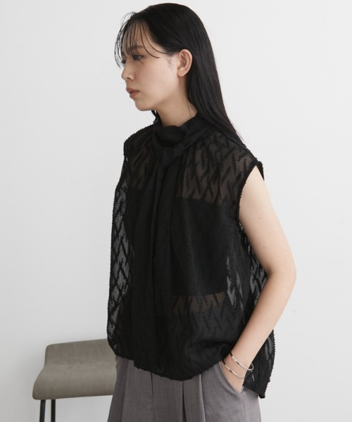 Aunt Marie's(アントマリーズ)の「シアーボウタイノースリトップス(シャツ/ブラウス・レディース・ライトブルー/ブラック/アイボリー・FREE)」の6枚目の写真
