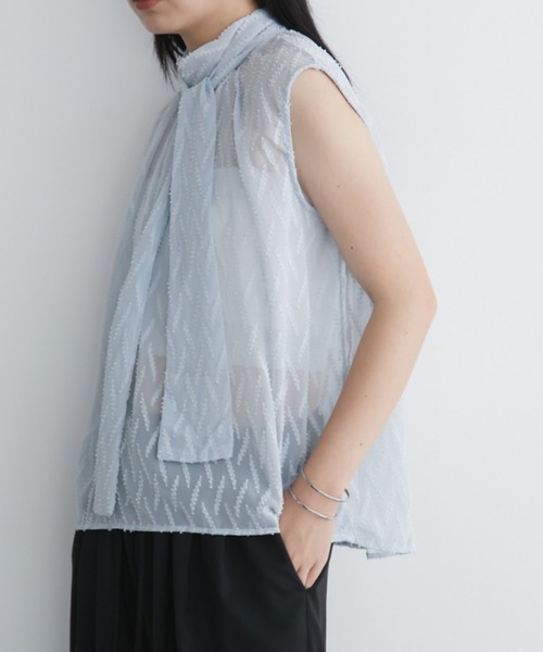 Aunt Marie's(アントマリーズ)の「シアーボウタイノースリトップス(シャツ/ブラウス・レディース・ライトブルー/ブラック/アイボリー・FREE)」の14枚目の写真