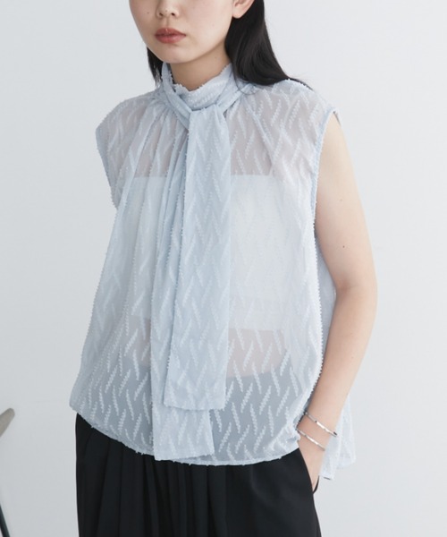 Aunt Marie's(アントマリーズ)の「シアーボウタイノースリトップス(シャツ/ブラウス・レディース・ライトブルー/ブラック/アイボリー・FREE)」の18枚目の写真