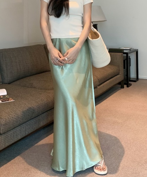 FREE STYLISTS(フリー スタイリスト)の「YUGA_YGMC Satin mermaid skirt(スカート・レディース・ライトグリーン/パープル/ラベンダー/シャンパン/ゴールド/ブラック・L/M)」の4枚目の写真