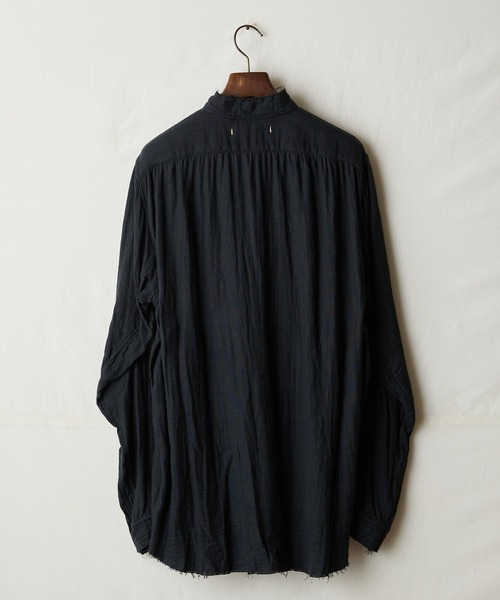 suzuki takayuki(スズキタカユキ)の「frayed standing-collar shirt(シャツ/ブラウス・メンズ・チャコールグレー/ホワイト/ブラック・02/01)」の4枚目の写真