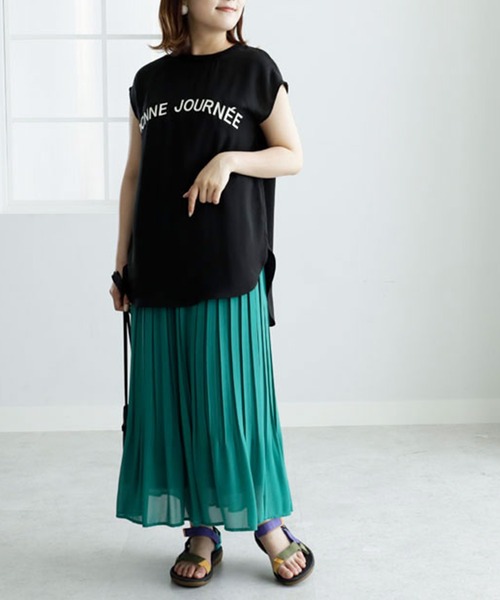 BELLUNA PLUS(ベルーナ)の「ジャカード楊柳ロゴプルオーバー(Tシャツ/カットソー・レディース・ブラック/ホワイト・MEDIUM)」の4枚目の写真