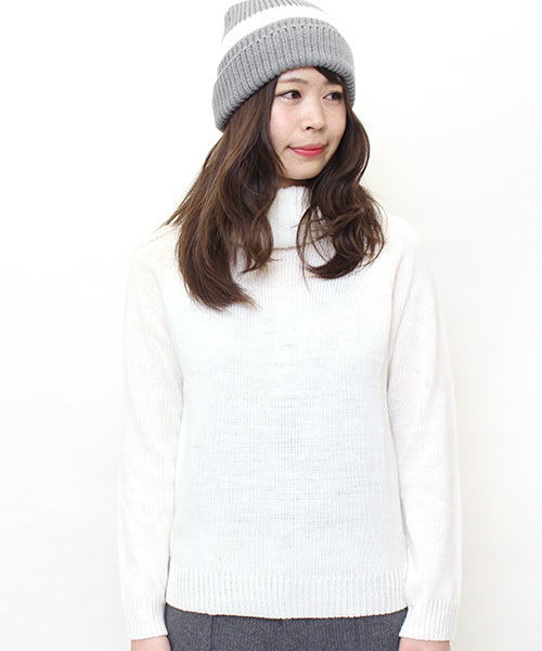 CIAOPANIC TYPY（チャオパニックティピー）の「シャギータートルオーバーニット（ニット/セーター・レディース・オフホワイト/サックスブルー/ベージュ・FREE）」の2枚目の写真