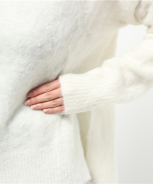 CIAOPANIC TYPY（チャオパニックティピー）の「シャギータートルオーバーニット（ニット/セーター・レディース・オフホワイト/サックスブルー/ベージュ・FREE）」の4枚目の写真