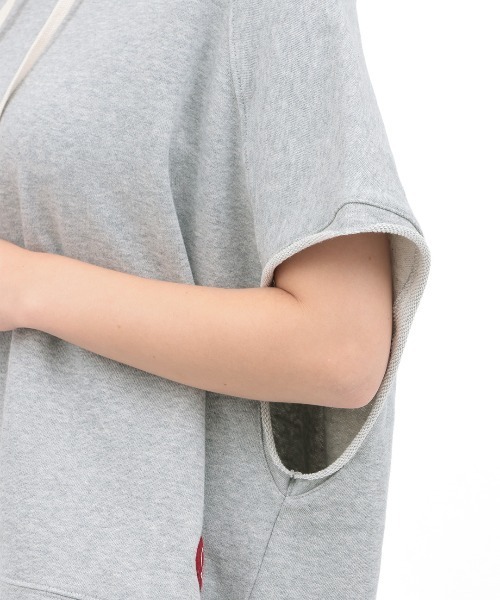 チチカカ（チチカカ）の「Orale! 裏毛フードベスト（Tシャツ/カットソー・レディース・トップグレー/チャコールグレー・FREE）」の13枚目の写真
