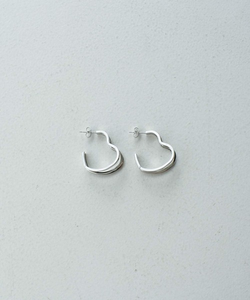 PICCIN(ピッチン)の「トリプルハートピアス(ピアス(両耳用)・レディース・ゴールド/シルバー・FREE)」の6枚目の写真