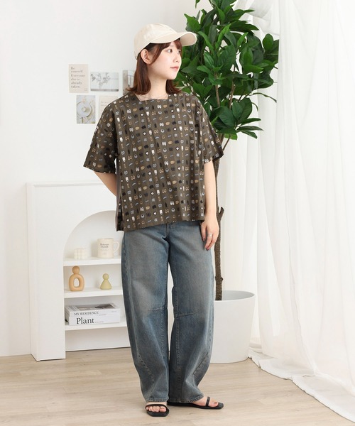 Emago(イマゴ)の「EMAGO お出かけ総柄刺繍スクエアブラウス(シャツ/ブラウス・レディース・ブラック/グレー/カーキ・FREE)」の8枚目の写真