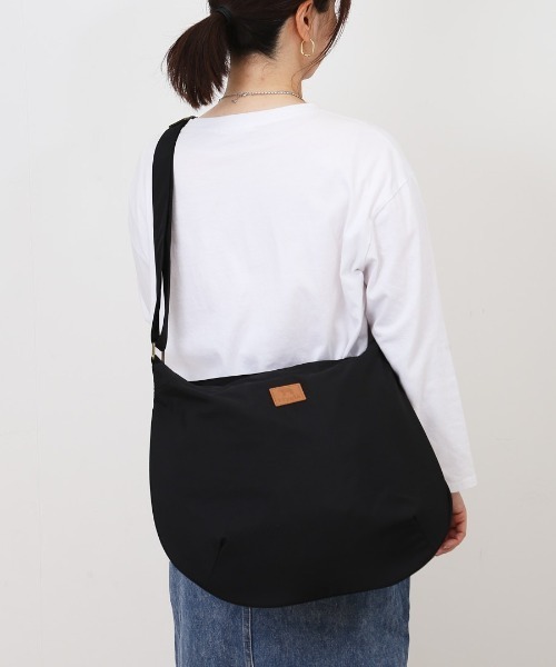 BACKYARD FAMILY（バックヤードファミリー）の「kippis キッピス バルーンショルダー（ショルダーバッグ・レディース・ベージュ/セージグリーン/ブラック/チャコール・FREE）」の6枚目の写真