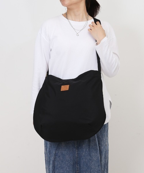 BACKYARD FAMILY（バックヤードファミリー）の「kippis キッピス バルーンショルダー（ショルダーバッグ・レディース・ベージュ/セージグリーン/ブラック/チャコール・FREE）」の7枚目の写真