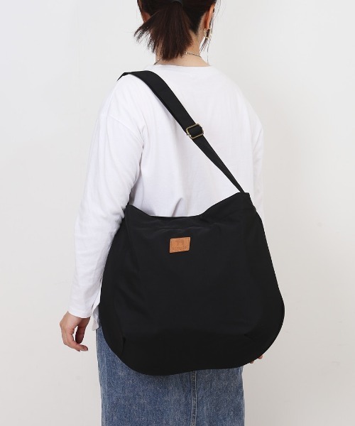 BACKYARD FAMILY（バックヤードファミリー）の「kippis キッピス バルーンショルダー（ショルダーバッグ・レディース・ベージュ/セージグリーン/ブラック/チャコール・FREE）」の8枚目の写真