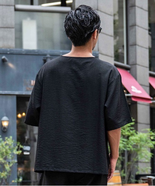 SILVER BULLET(シルバーバレット)の「『CavariA/キャバリア』布帛半袖Tシャツ(Tシャツ/カットソー・メンズ・ブルーグレー/チャコール/ブラック・L/M)」の6枚目の写真