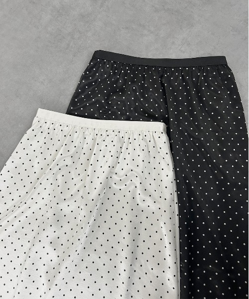 ad thie（アドティエ）の「ポルカドット レイヤードナロースカート（スカート・レディース・オフホワイト/ブラック・FREE）」の7枚目の写真